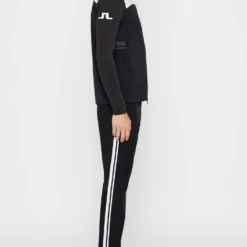 J.Lindeberg Men's Archer Softshell Golf Vest Black 12 J.Lindeberg Men's Archer Softshell Golf Vest Black -Golf Apparel Shop unnamed file 10421