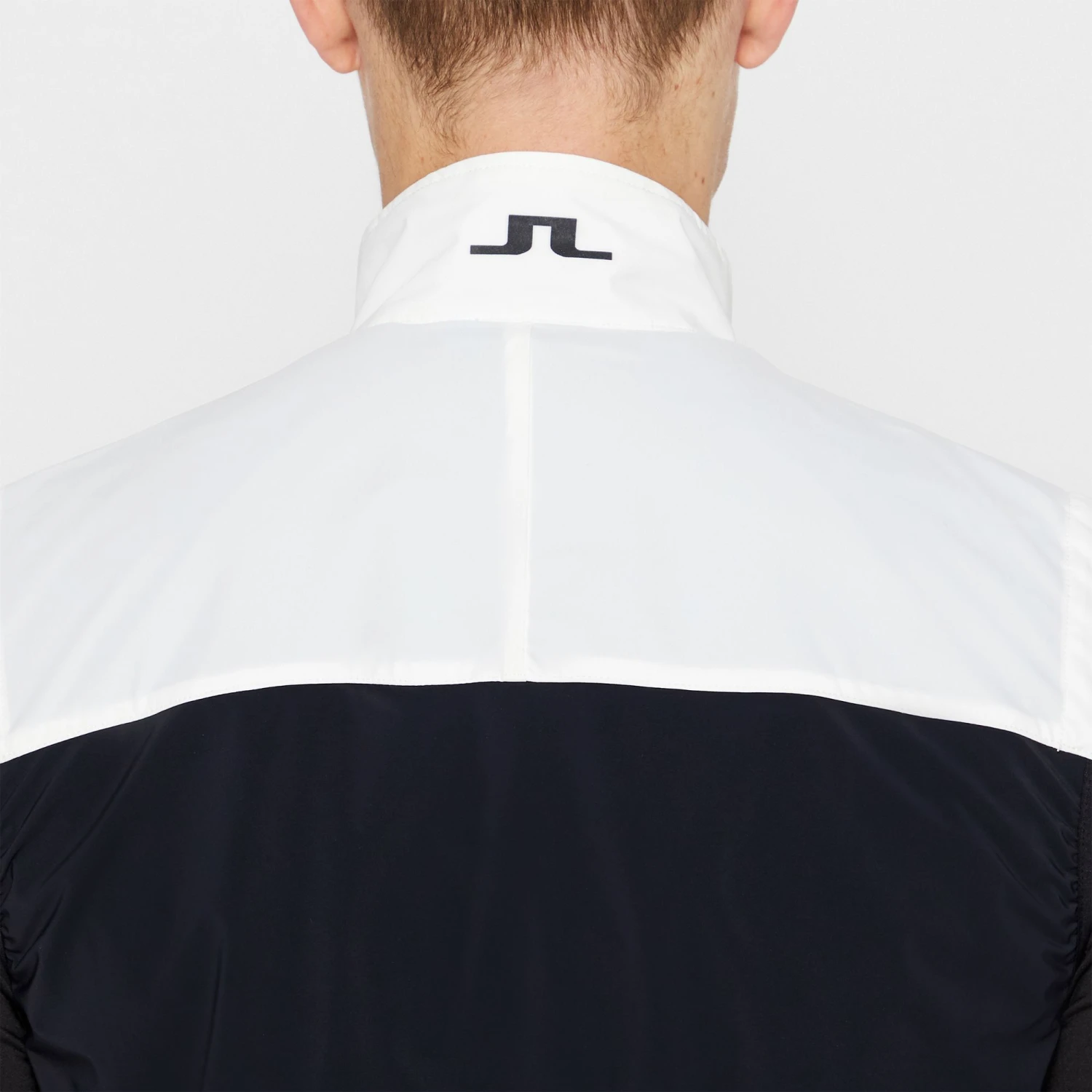 J.Lindeberg Men's Archer Softshell Golf Vest Black 8 J.Lindeberg Men's Archer Softshell Golf Vest Black - Image 6