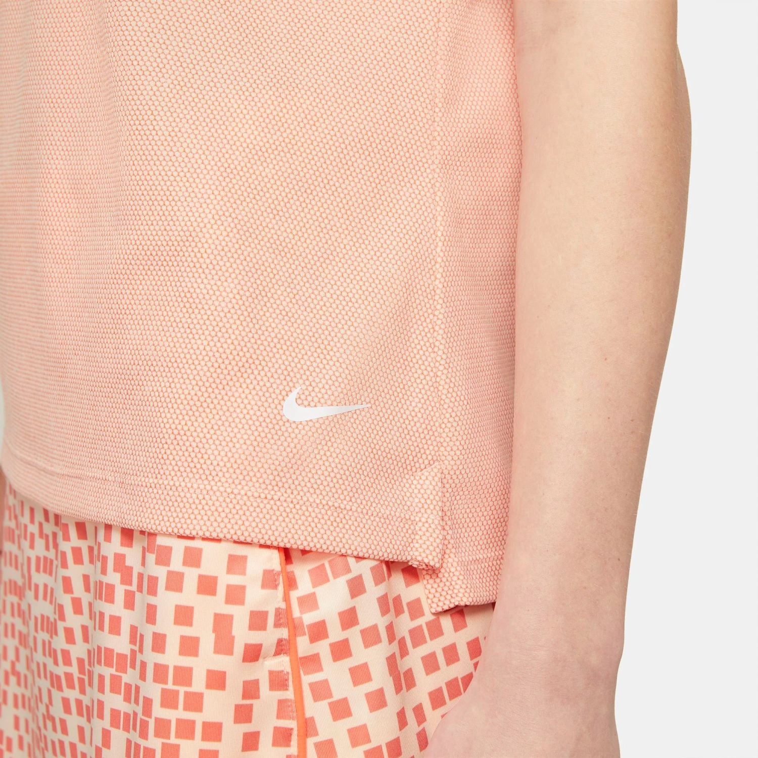 Nike Women's Dri-FIT Victory Textured Short Sleeve Golf Polo Crimson Tnt/brt Mango/wht 7 Nike Women's Dri-FIT Victory Textured Short Sleeve Golf Polo Crimson Tnt/brt Mango/wht - Image 5