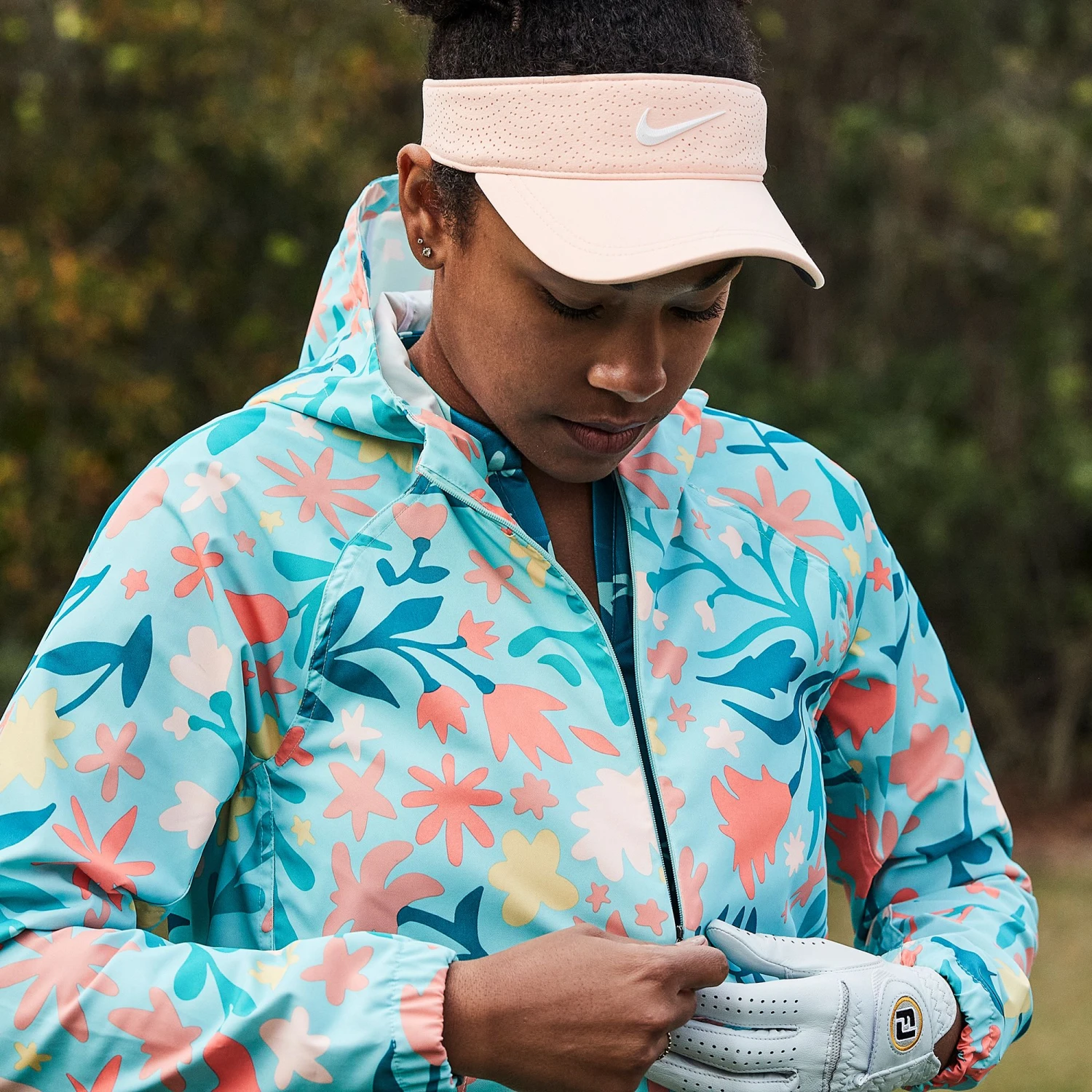 Nike Women's Shield Anorak Golf Jacket Lght Dew/brt Mango/blstry 9 Nike Women's Shield Anorak Golf Jacket Lght Dew/brt Mango/blstry - Image 7