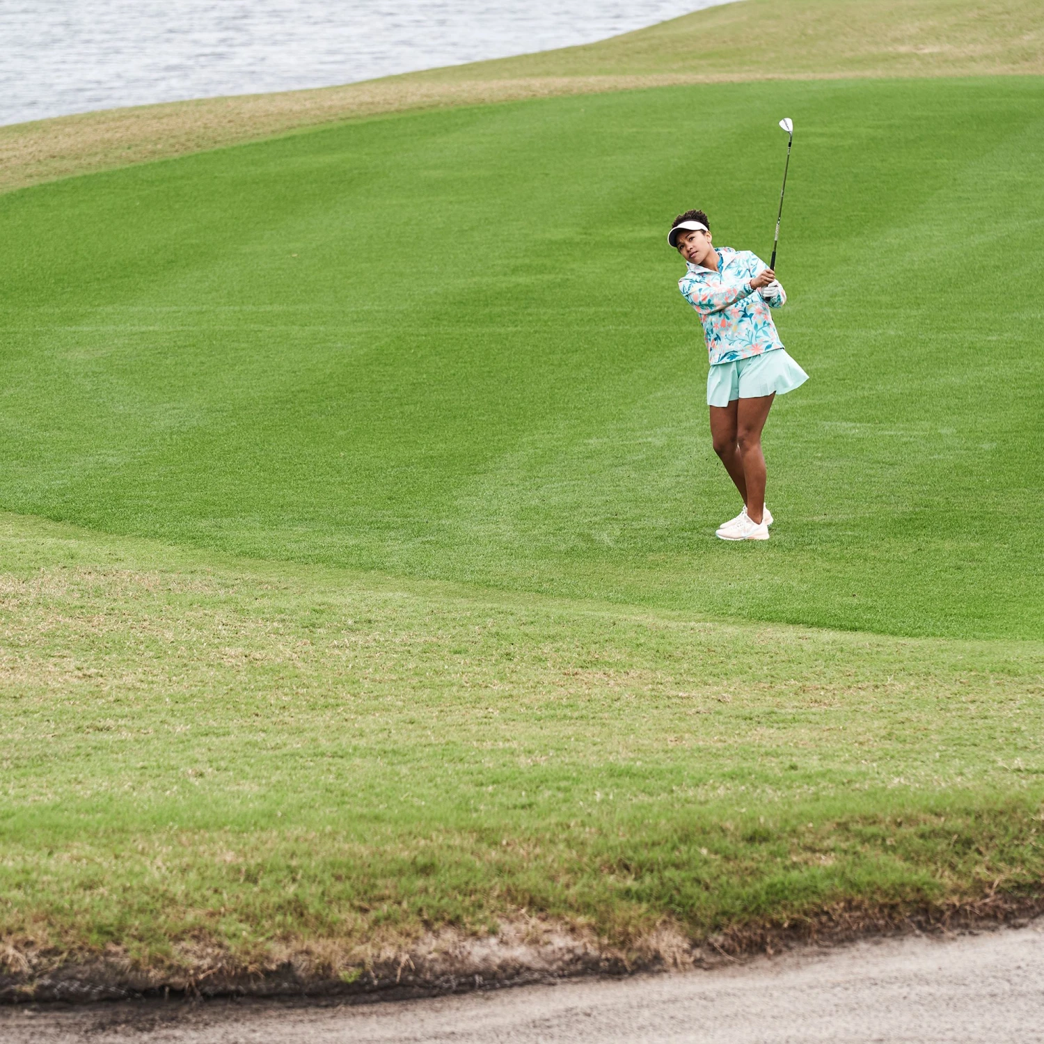 Nike Women's Shield Anorak Golf Jacket Lght Dew/brt Mango/blstry 10 Nike Women's Shield Anorak Golf Jacket Lght Dew/brt Mango/blstry - Image 8