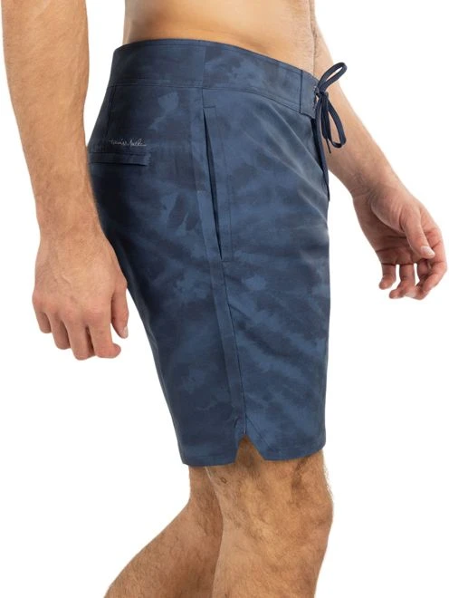 TravisMathew Men's Hide Your Wi-Fi Golf Shorts Insignia 5 TravisMathew Men's Hide Your Wi-Fi Golf Shorts Insignia - Image 3