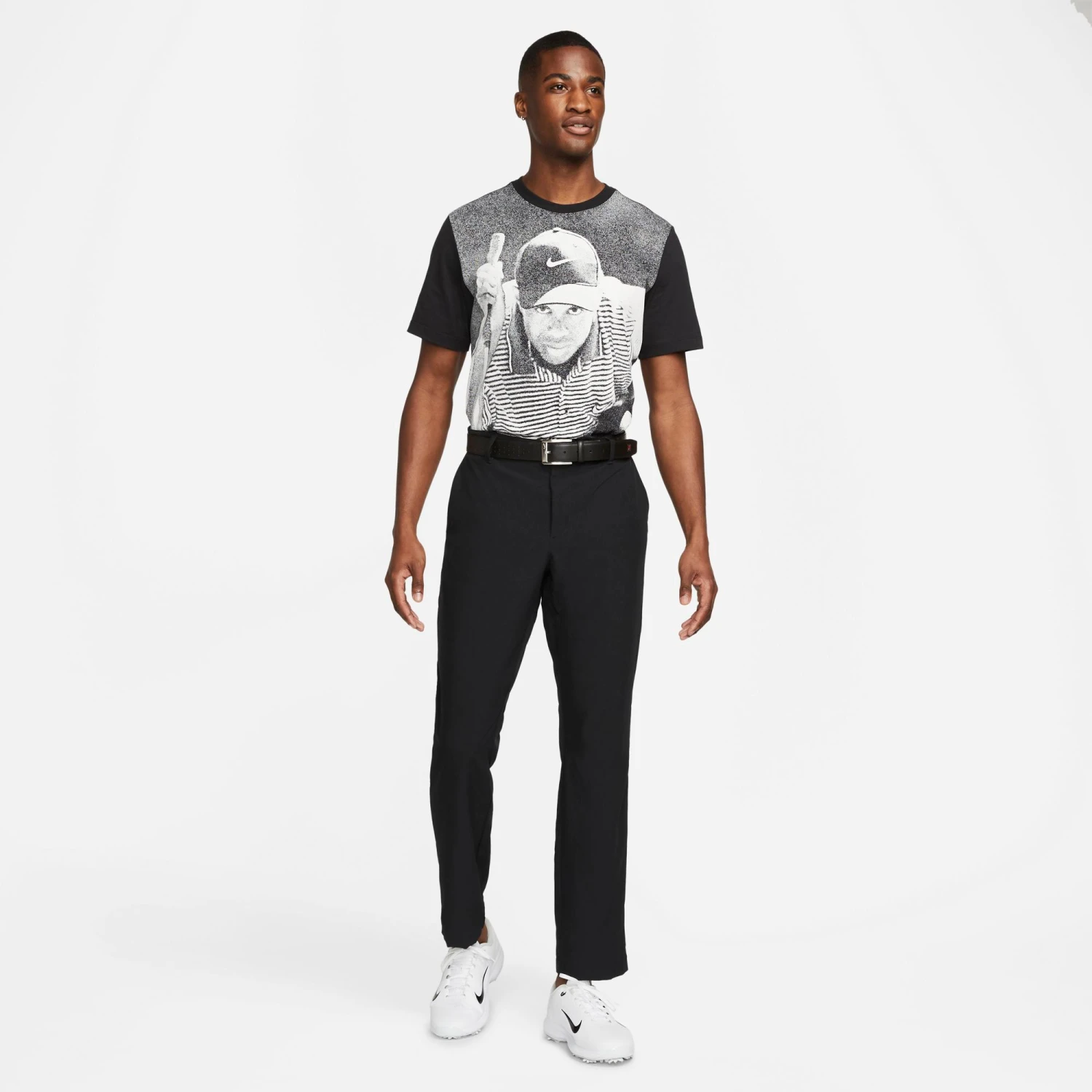Nike Men's 2022 Tiger Woods Poster Short Sleeve Golf T-Shirt Black/white 4 Nike Men's 2022 Tiger Woods Poster Short Sleeve Golf T-Shirt Black/white - Image 2