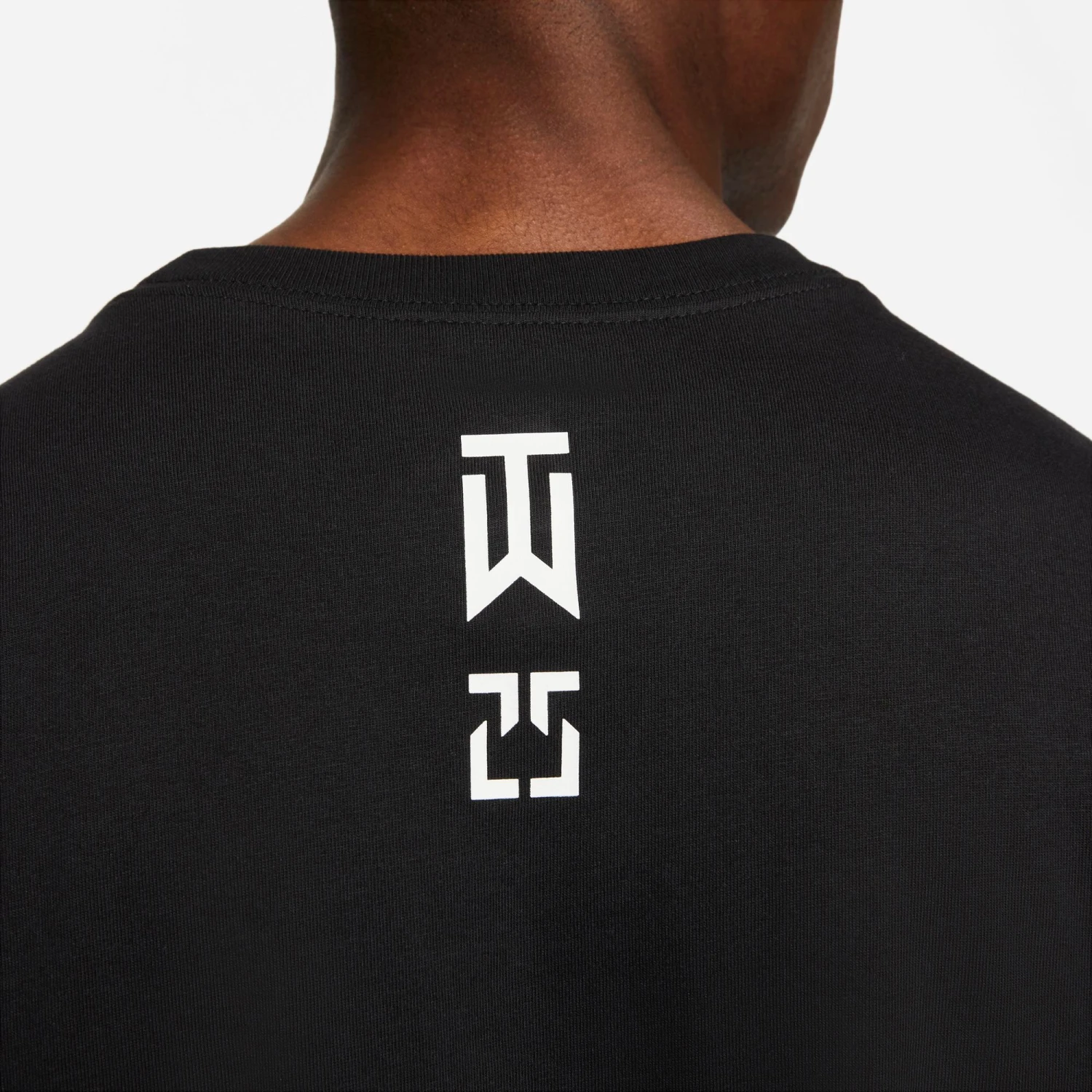 Nike Men's 2022 Tiger Woods Poster Short Sleeve Golf T-Shirt Black/white 6 Nike Men's 2022 Tiger Woods Poster Short Sleeve Golf T-Shirt Black/white - Image 4