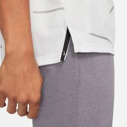 Nike Men's Tiger Woods Dri-FIT Course Golf Polo Photon Dust 17 Nike Men's Tiger Woods Dri-FIT Course Golf Polo Photon Dust -Golf Apparel Shop unnamed file 9375