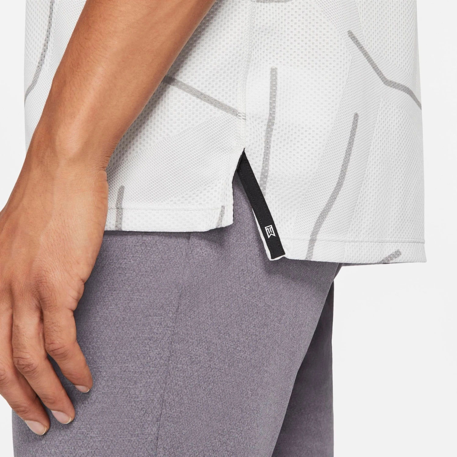 Nike Men's Tiger Woods Dri-FIT Course Golf Polo Photon Dust 10 Nike Men's Tiger Woods Dri-FIT Course Golf Polo Photon Dust - Image 8